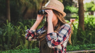 Se registraron 34 especies de aves y plantas durante la caminata organizada por la UNRN/crédito Freepik