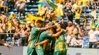 Aldosivi venció 2 a 0 a San Martín de Tucumán en la final por el ascenso.