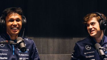 Albon y Colapinto, en el primer contacto con la prensa, en Las Vegas. (Williams Racing)