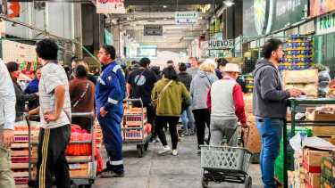 Llega una feria única en el Mercado Concentrador de Neuquén: verduras, frutas baratas, foodtrucks y juegos