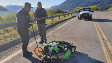 Cómo está el motociclista que chocó en la Ruta 40, en Villa La Angostura: el detalle que salvó su vida