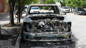 ¿Por qué incendiaron una costosa camioneta en Roca?: hubo «intencionalidad» y rastros de nafta