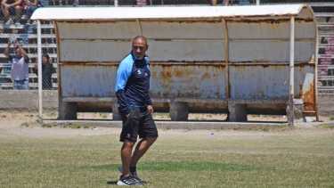 El Pulpo Lencina busca ser bicampeón como DT de La Amistad. (Foto: Andrés Maripe)