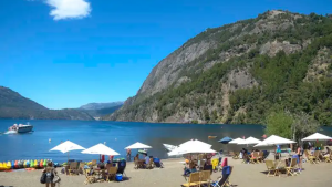 Descubrí una de las playas más lindas de la Patagonia a minutos de San Martín de los Andes
