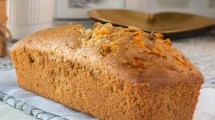 Imagen de ¡Aprovechá el feriado! Cómo hacer este esponjoso budín integral de manzana en un ratito
