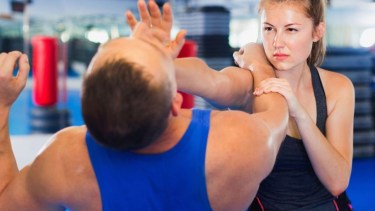 Seminario de Defensa Personal.-