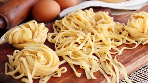 3 ingredientes para unos ricos fideos caseros
