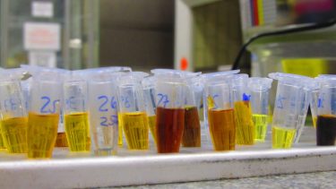 Recortes presupuestarios dificultan la adquisición de nuevas tecnologías.