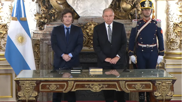 Javier Milei le tomó el juramento al nuevo canciller que reemplazará a Diana Mondino.