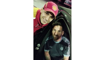 Un playero atendió a un cliente y se llevó una sorpresa: ¡era Messi!