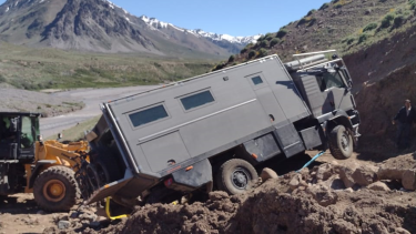 Hubo un "complicadísimo" operativo para retirar el motorhome de los turistas belgas. Foto: Archivo. 