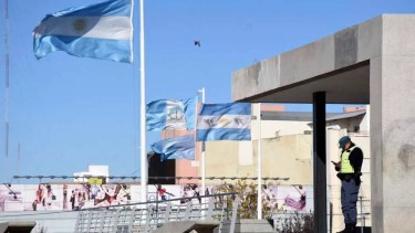 El cenotafio en la ciudad capital es uno de los sitios en los que se recuerda la gesta de los combatientes. Foto Matías Subat