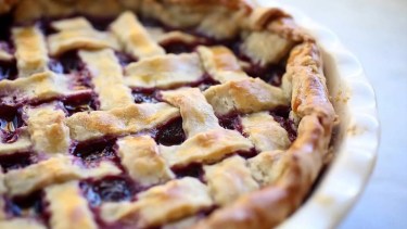 Cómo hacer una rica tarta de cerezas sin morir en el intento