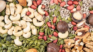 La semilla con más calcio y magnesio: el superalimento ideal para fortalecer los huesos