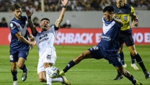 Vélez recibe a Huracán en un duelo con todos los condimentos: formaciones, hora y TV