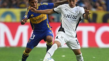 Boca e Independiente no se sacan diferencia en el primer tiempo. 