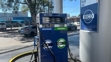 Es la primera estación del país en ofrecer nafta y gasoil con un porcentaje mayor de biocombustibles al público. Foto: gentileza. 