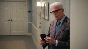 Un Hombre Infiltrado: Ted Danson, un hogar de adultos y una misión secreta en esta comedia de Netflix