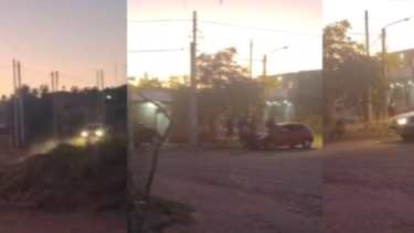 Un vecino filmó el momento del choque. 