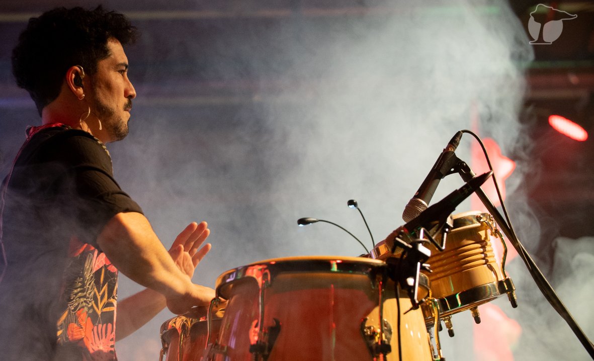 De mi tierra. Tributo a Gloria Estefan y Rubén Blades