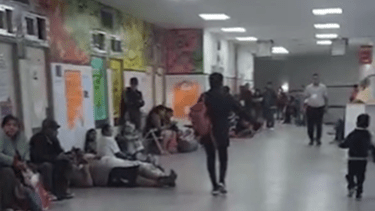 Largas filas para sacar turno en un hospital de Neuquén: vigilia y más de 12 horas de espera
