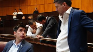 Diputados quieren que el bloque de Rolando Figueroa ceda control de las comisiones en la Legislatura