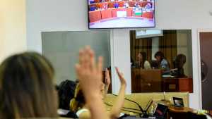 Festival de manos alzadas en el Deliberante: en Neuquén aprobaron todos los proyectos pendientes de Gaido