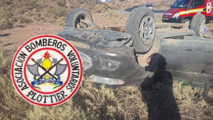 Tres heridos en un vuelco cerca de la Autovía Norte de Neuquén: el conductor iba alcoholizado