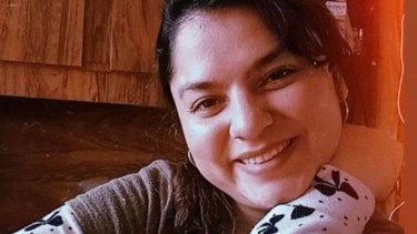 Familiares y vecinos de Godoy despiden a Wanda Carrasco mientras esperan respuestas sobre su muerte.