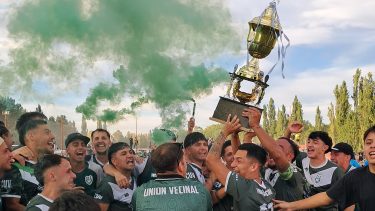 Unión Vecinal le ganó la final del Clausura a Añelo en la B de Lifune. (Foto: Gentileza Vanina Campos - El Valle Futbolero) 
