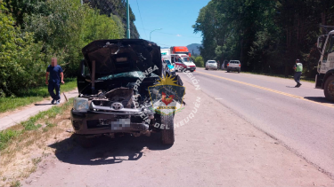 Fuerte choque entre dos camionetas sobre Ruta 40. Foto: gentileza.