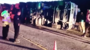 Vuelco al sur de Bariloche. Foto: gentileza  Pablo Makarczuk. 