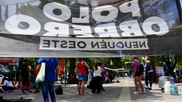 Las organizaciones sociales reclamaron en el centro de Neuquén. (Matías Subat)