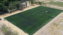 Imagen de Inauguran la nueva cancha municipal de césped sintético en Roca