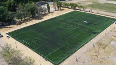 La nueva cancha del Centro Deportivo Municipal de Zona Norte está lista para la inauguración. 