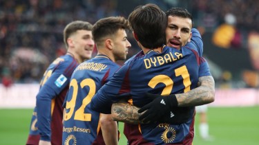 Leandro Paredes y Paulo Dybala festejaron en la goleada de la Roma.