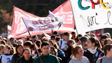 Crece el malestar en un sector docente por el acuerdo salarial en Neuquén: una seccional de ATEN va al paro