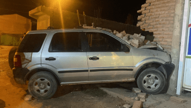 Insólito choque en Centenario. Foto: Centenario Digital 