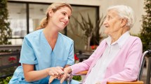 Imagen de Empleadas domésticas: aguinaldo de diciembre 2024 y cifras clave para cuidadores de adultos mayores