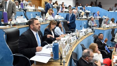 El legislador Luciano Delgado Sempé, acompañado por sus pares de vamos con Todos y libertarios, pidió informes por los contratos no renovados en Río Negro. Archivo