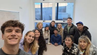 El equipo de "La palabra también golpea". Foto: gentileza