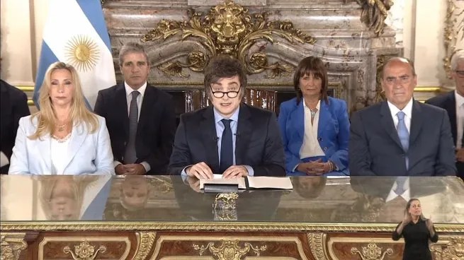 Cadena nacional de Javier Milei: uno por uno, quiénes lo acompañaron ...