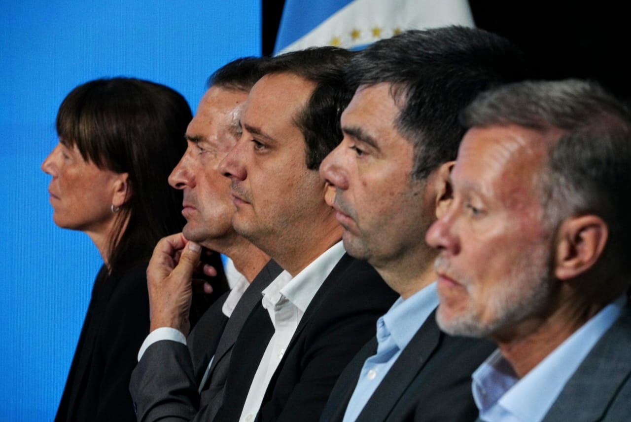 Parte del gabinete de Rolando Figueroa. Foto: Cecilia Maletti.