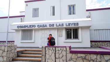 Casa de las Leyes funcionaa en Olascoaga 560 de Neuquén. Foto: Cecilia Maletti.