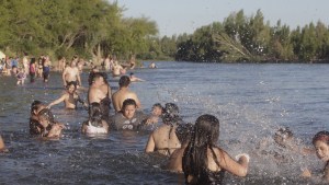 Verano 2026: salvar una vida, qué hacer si ves a alguien ahogándose en el río en Neuquén