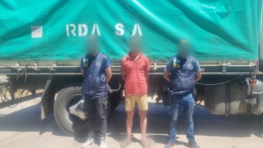 Capturan en el tercer puente de Cipolletti - Neuquén a un camionero acusado de homicidio