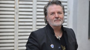 Fiesta de la Pera 2025 en Allen: ¿listos para saltar al ritmo de «Tira para arriba»? Llega Miguel Mateos