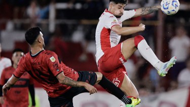 Alarcón, uno de los volantes apuntados por Boca para el mercado de pases.