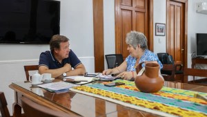 El gobernador Weretilneck retomó su agenda y analizó varios temas con los ministros de Educación y Salud