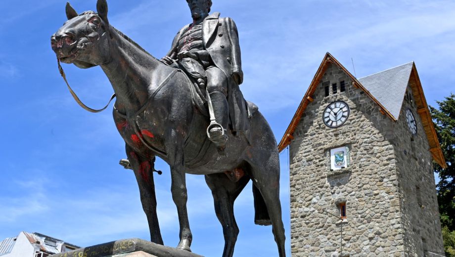El intendente no estuvo en la asunción de la Defensora del Pueblo de Bariloche